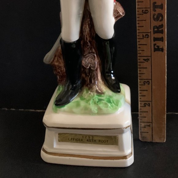 Vintage Ceramic,"1792 Officer 45th Foot", Cork Collectable Decanter & Music Box - Picture 6 of 6